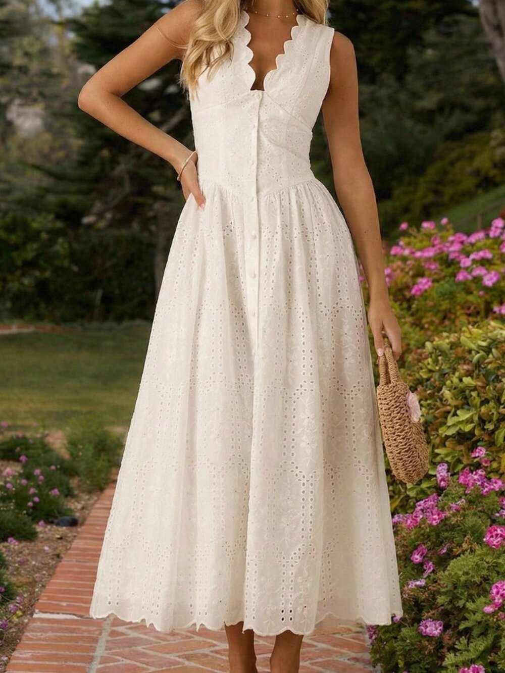 White Elegant Women's Embroidery Maxi Dress - Picture 1 of 8